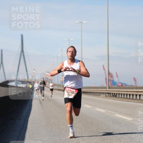 03.10.2025 - Köhlbrandbrückenlauf Yannick Fuchs http://msf.ph/oto/9183843 03.10.2025 11:37:28 Position 3 6216 meine-sportfotos.de