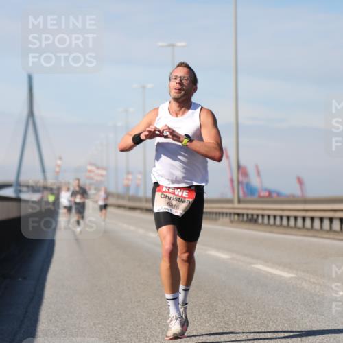 03.10.2025 - Köhlbrandbrückenlauf Yannick Fuchs http://msf.ph/oto/9183845 03.10.2025 11:37:28 Position 3 6216 meine-sportfotos.de