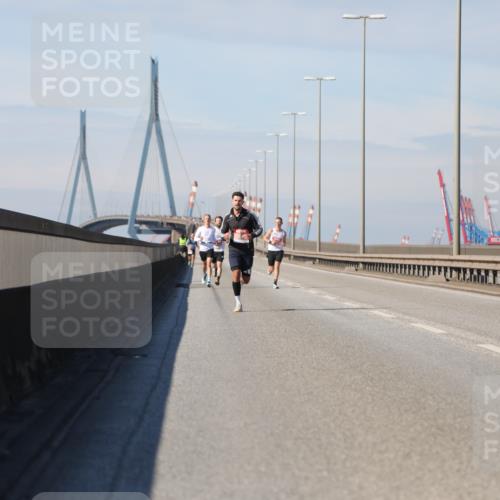 03.10.2025 - Köhlbrandbrückenlauf Yannick Fuchs http://msf.ph/oto/9183852 03.10.2025 11:37:32 Position 3  meine-sportfotos.de
