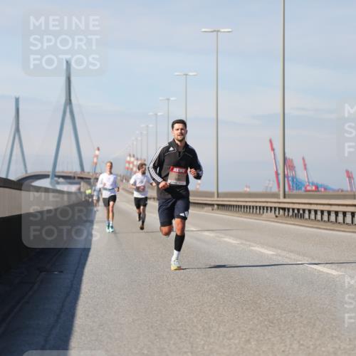 03.10.2025 - Köhlbrandbrückenlauf Yannick Fuchs http://msf.ph/oto/9183854 03.10.2025 11:37:36 Position 3  meine-sportfotos.de