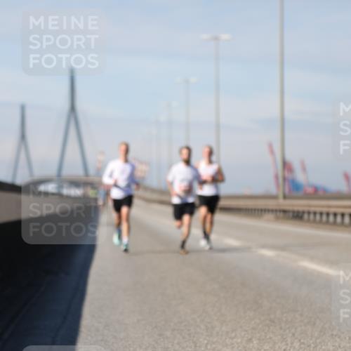 03.10.2025 - Köhlbrandbrückenlauf Yannick Fuchs http://msf.ph/oto/9183865 03.10.2025 11:37:39 Position 3  meine-sportfotos.de