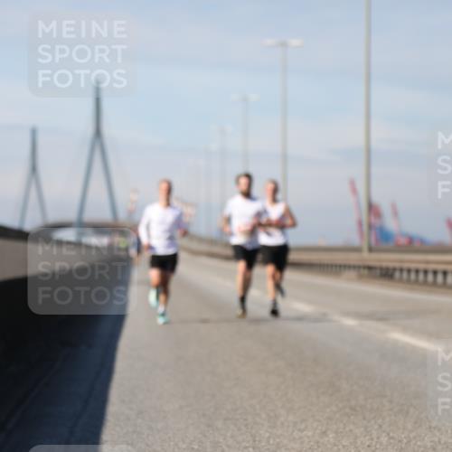 03.10.2025 - Köhlbrandbrückenlauf Yannick Fuchs http://msf.ph/oto/9183866 03.10.2025 11:37:39 Position 3  meine-sportfotos.de