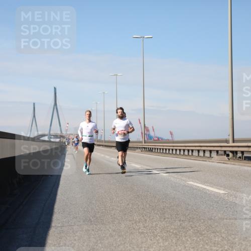 03.10.2025 - Köhlbrandbrückenlauf Yannick Fuchs http://msf.ph/oto/9183870 03.10.2025 11:37:41 Position 3  meine-sportfotos.de