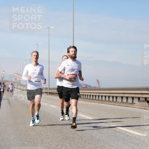 03.10.2025 - Köhlbrandbrückenlauf Yannick Fuchs http://msf.ph/oto/9183875 03.10.2025 11:37:42 Position 3  meine-sportfotos.de