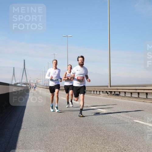 03.10.2025 - Köhlbrandbrückenlauf Yannick Fuchs http://msf.ph/oto/9183878 03.10.2025 11:37:42 Position 3  meine-sportfotos.de