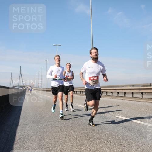 03.10.2025 - Köhlbrandbrückenlauf Yannick Fuchs http://msf.ph/oto/9183883 03.10.2025 11:37:43 Position 3  meine-sportfotos.de