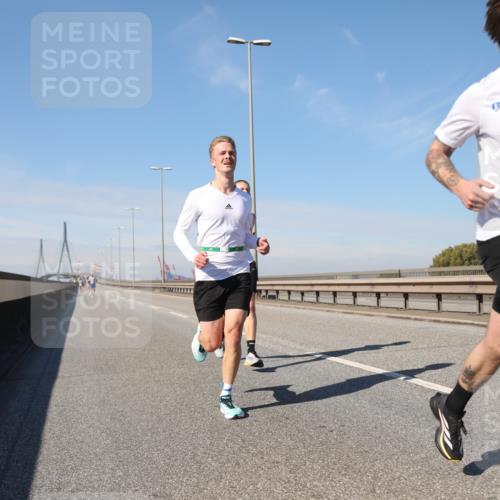 03.10.2025 - Köhlbrandbrückenlauf Yannick Fuchs http://msf.ph/oto/9183888 03.10.2025 11:37:44 Position 3 6086 meine-sportfotos.de