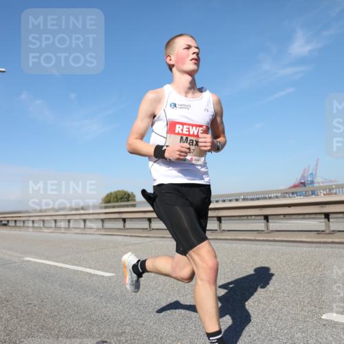 03.10.2025 - Köhlbrandbrückenlauf Yannick Fuchs http://msf.ph/oto/9183894 03.10.2025 11:37:45 Position 3  meine-sportfotos.de