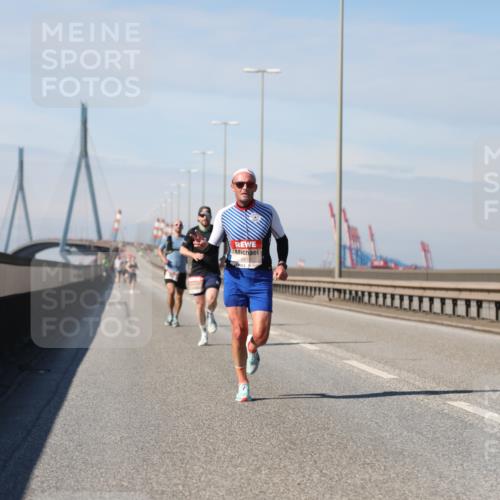03.10.2025 - Köhlbrandbrückenlauf Yannick Fuchs http://msf.ph/oto/9183903 03.10.2025 11:37:52 Position 3  meine-sportfotos.de