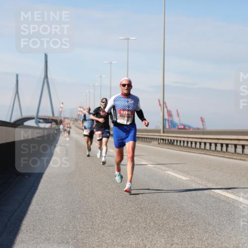 03.10.2025 - Köhlbrandbrückenlauf Yannick Fuchs http://msf.ph/oto/9183905 03.10.2025 11:37:52 Position 3  meine-sportfotos.de