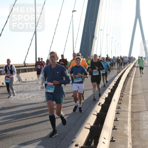 03.10.2025 - Köhlbrandbrückenlauf Yannick Fuchs http://msf.ph/oto/9183906 03.10.2025 08:31:21 Position 1 3372 meine-sportfotos.de