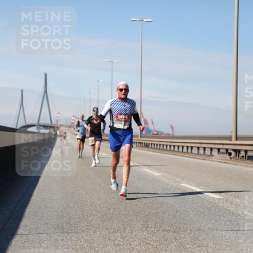 03.10.2025 - Köhlbrandbrückenlauf Yannick Fuchs http://msf.ph/oto/9183909 03.10.2025 11:37:52 Position 3  meine-sportfotos.de