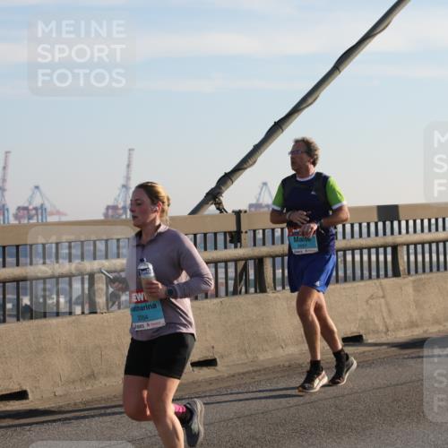 03.10.2025 - Köhlbrandbrückenlauf Yannick Fuchs http://msf.ph/oto/9183918 03.10.2025 08:31:22 Position 1 3691, 2054 meine-sportfotos.de