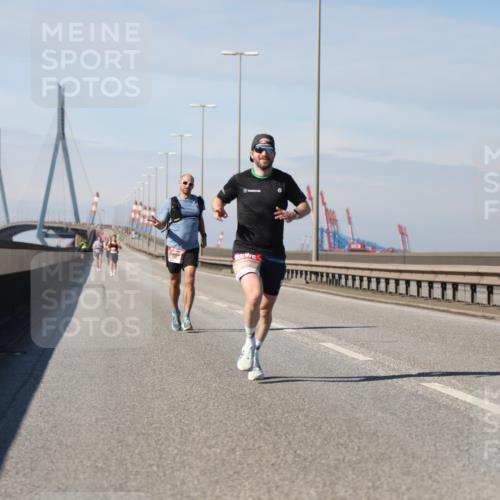 03.10.2025 - Köhlbrandbrückenlauf Yannick Fuchs http://msf.ph/oto/9183920 03.10.2025 11:37:54 Position 3  meine-sportfotos.de