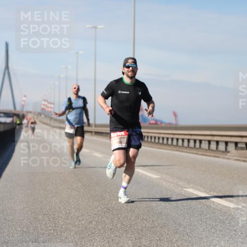 03.10.2025 - Köhlbrandbrückenlauf Yannick Fuchs http://msf.ph/oto/9183926 03.10.2025 11:37:55 Position 3  meine-sportfotos.de