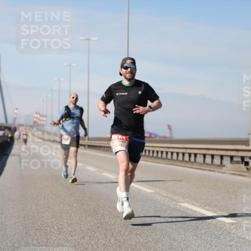 03.10.2025 - Köhlbrandbrückenlauf Yannick Fuchs http://msf.ph/oto/9183928 03.10.2025 11:37:55 Position 3 6458 meine-sportfotos.de