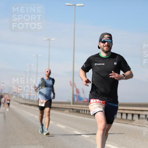 03.10.2025 - Köhlbrandbrückenlauf Yannick Fuchs http://msf.ph/oto/9183931 03.10.2025 11:37:55 Position 3 96, 6458 meine-sportfotos.de