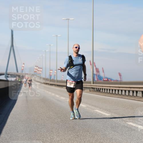 03.10.2025 - Köhlbrandbrückenlauf Yannick Fuchs http://msf.ph/oto/9183933 03.10.2025 11:37:56 Position 3 4017 meine-sportfotos.de