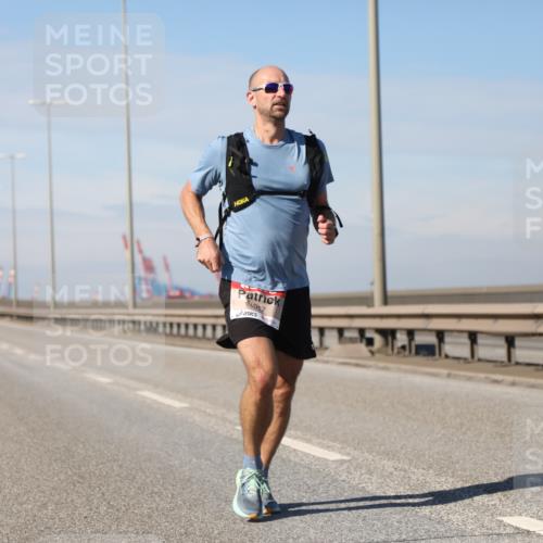 03.10.2025 - Köhlbrandbrückenlauf Yannick Fuchs http://msf.ph/oto/9183940 03.10.2025 11:37:58 Position 3 4017 meine-sportfotos.de