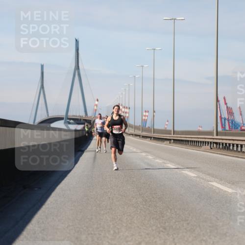 03.10.2025 - Köhlbrandbrückenlauf Yannick Fuchs http://msf.ph/oto/9183943 03.10.2025 11:38:06 Position 3  meine-sportfotos.de