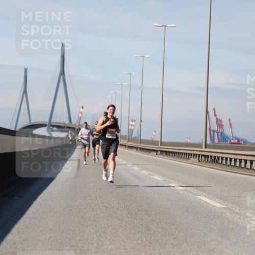 03.10.2025 - Köhlbrandbrückenlauf Yannick Fuchs http://msf.ph/oto/9183945 03.10.2025 11:38:07 Position 3  meine-sportfotos.de