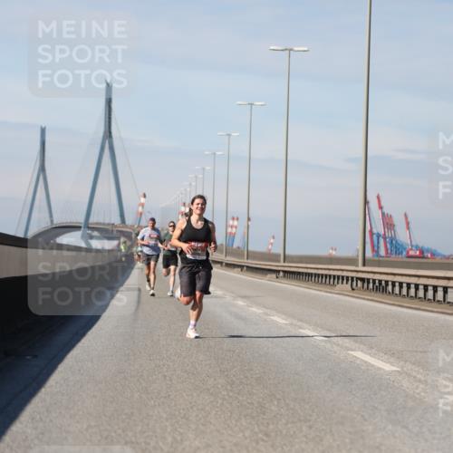 03.10.2025 - Köhlbrandbrückenlauf Yannick Fuchs http://msf.ph/oto/9183946 03.10.2025 11:38:07 Position 3  meine-sportfotos.de