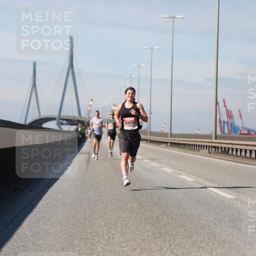 03.10.2025 - Köhlbrandbrückenlauf Yannick Fuchs http://msf.ph/oto/9183949 03.10.2025 11:38:08 Position 3  meine-sportfotos.de