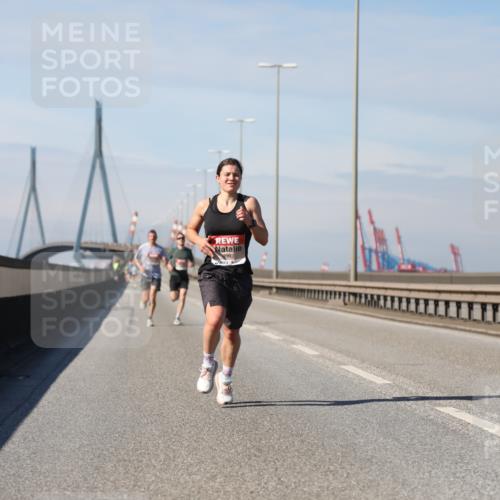 03.10.2025 - Köhlbrandbrückenlauf Yannick Fuchs http://msf.ph/oto/9183954 03.10.2025 11:38:09 Position 3 092 meine-sportfotos.de
