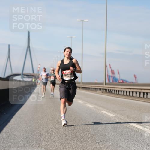 03.10.2025 - Köhlbrandbrückenlauf Yannick Fuchs http://msf.ph/oto/9183955 03.10.2025 11:38:09 Position 3 4092 meine-sportfotos.de