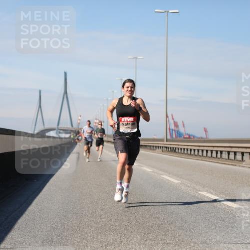 03.10.2025 - Köhlbrandbrückenlauf Yannick Fuchs http://msf.ph/oto/9183957 03.10.2025 11:38:10 Position 3  meine-sportfotos.de