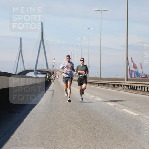 03.10.2025 - Köhlbrandbrückenlauf Yannick Fuchs http://msf.ph/oto/9183963 03.10.2025 11:38:12 Position 3  meine-sportfotos.de