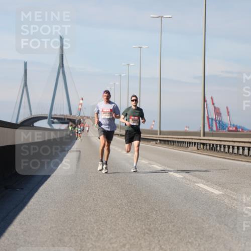 03.10.2025 - Köhlbrandbrückenlauf Yannick Fuchs http://msf.ph/oto/9183964 03.10.2025 11:38:12 Position 3  meine-sportfotos.de