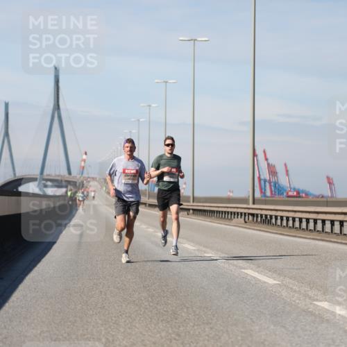 03.10.2025 - Köhlbrandbrückenlauf Yannick Fuchs http://msf.ph/oto/9183966 03.10.2025 11:38:13 Position 3  meine-sportfotos.de