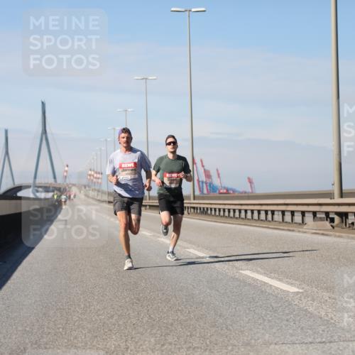 03.10.2025 - Köhlbrandbrückenlauf Yannick Fuchs http://msf.ph/oto/9183972 03.10.2025 11:38:14 Position 3  meine-sportfotos.de