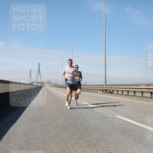 03.10.2025 - Köhlbrandbrückenlauf Yannick Fuchs http://msf.ph/oto/9183975 03.10.2025 11:38:16 Position 3  meine-sportfotos.de