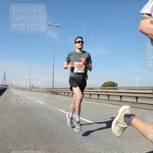 03.10.2025 - Köhlbrandbrückenlauf Yannick Fuchs http://msf.ph/oto/9183980 03.10.2025 11:38:18 Position 3 4058 meine-sportfotos.de