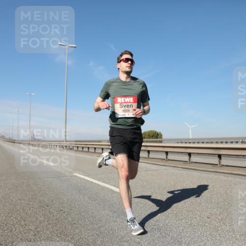 03.10.2025 - Köhlbrandbrückenlauf Yannick Fuchs http://msf.ph/oto/9183981 03.10.2025 11:38:18 Position 3 4058 meine-sportfotos.de
