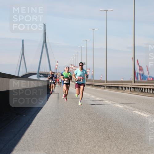 03.10.2025 - Köhlbrandbrückenlauf Yannick Fuchs http://msf.ph/oto/9183984 03.10.2025 11:38:39 Position 3  meine-sportfotos.de