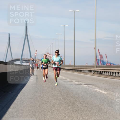 03.10.2025 - Köhlbrandbrückenlauf Yannick Fuchs http://msf.ph/oto/9183986 03.10.2025 11:38:39 Position 3  meine-sportfotos.de
