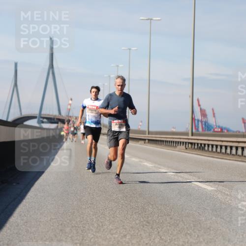 03.10.2025 - Köhlbrandbrückenlauf Yannick Fuchs http://msf.ph/oto/9184007 03.10.2025 11:38:47 Position 3  meine-sportfotos.de
