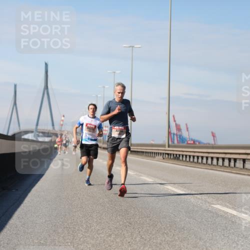 03.10.2025 - Köhlbrandbrückenlauf Yannick Fuchs http://msf.ph/oto/9184009 03.10.2025 11:38:48 Position 3  meine-sportfotos.de