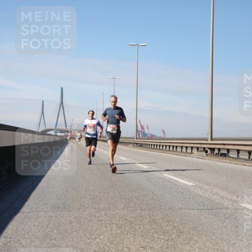 03.10.2025 - Köhlbrandbrückenlauf Yannick Fuchs http://msf.ph/oto/9184010 03.10.2025 11:38:48 Position 3  meine-sportfotos.de