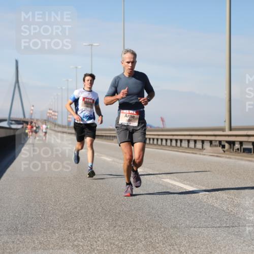 03.10.2025 - Köhlbrandbrückenlauf Yannick Fuchs http://msf.ph/oto/9184014 03.10.2025 11:38:49 Position 3 4034 meine-sportfotos.de