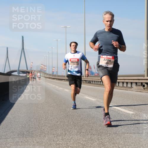 03.10.2025 - Köhlbrandbrückenlauf Yannick Fuchs http://msf.ph/oto/9184015 03.10.2025 11:38:50 Position 3 4301, 4034 meine-sportfotos.de