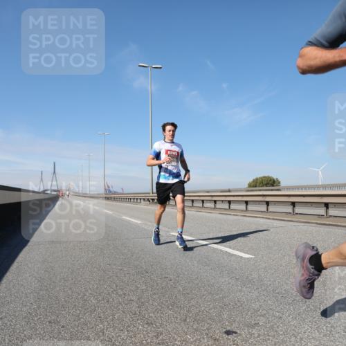 03.10.2025 - Köhlbrandbrückenlauf Yannick Fuchs http://msf.ph/oto/9184019 03.10.2025 11:38:51 Position 3 4034 meine-sportfotos.de