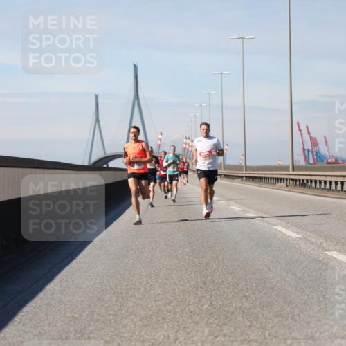 03.10.2025 - Köhlbrandbrückenlauf Yannick Fuchs http://msf.ph/oto/9184030 03.10.2025 11:39:02 Position 3  meine-sportfotos.de