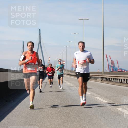 03.10.2025 - Köhlbrandbrückenlauf Yannick Fuchs http://msf.ph/oto/9184039 03.10.2025 11:39:04 Position 3  meine-sportfotos.de