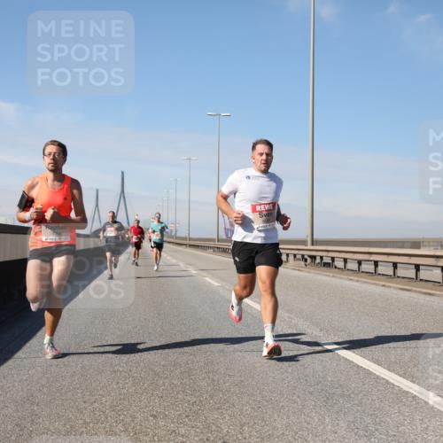 03.10.2025 - Köhlbrandbrückenlauf Yannick Fuchs http://msf.ph/oto/9184045 03.10.2025 11:39:06 Position 3 4019 meine-sportfotos.de