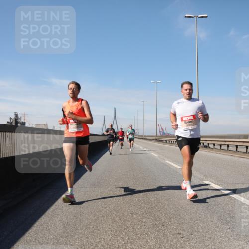 03.10.2025 - Köhlbrandbrückenlauf Yannick Fuchs http://msf.ph/oto/9184046 03.10.2025 11:39:06 Position 3  meine-sportfotos.de