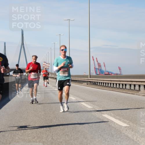 03.10.2025 - Köhlbrandbrückenlauf Yannick Fuchs http://msf.ph/oto/9184054 03.10.2025 11:39:08 Position 3  meine-sportfotos.de